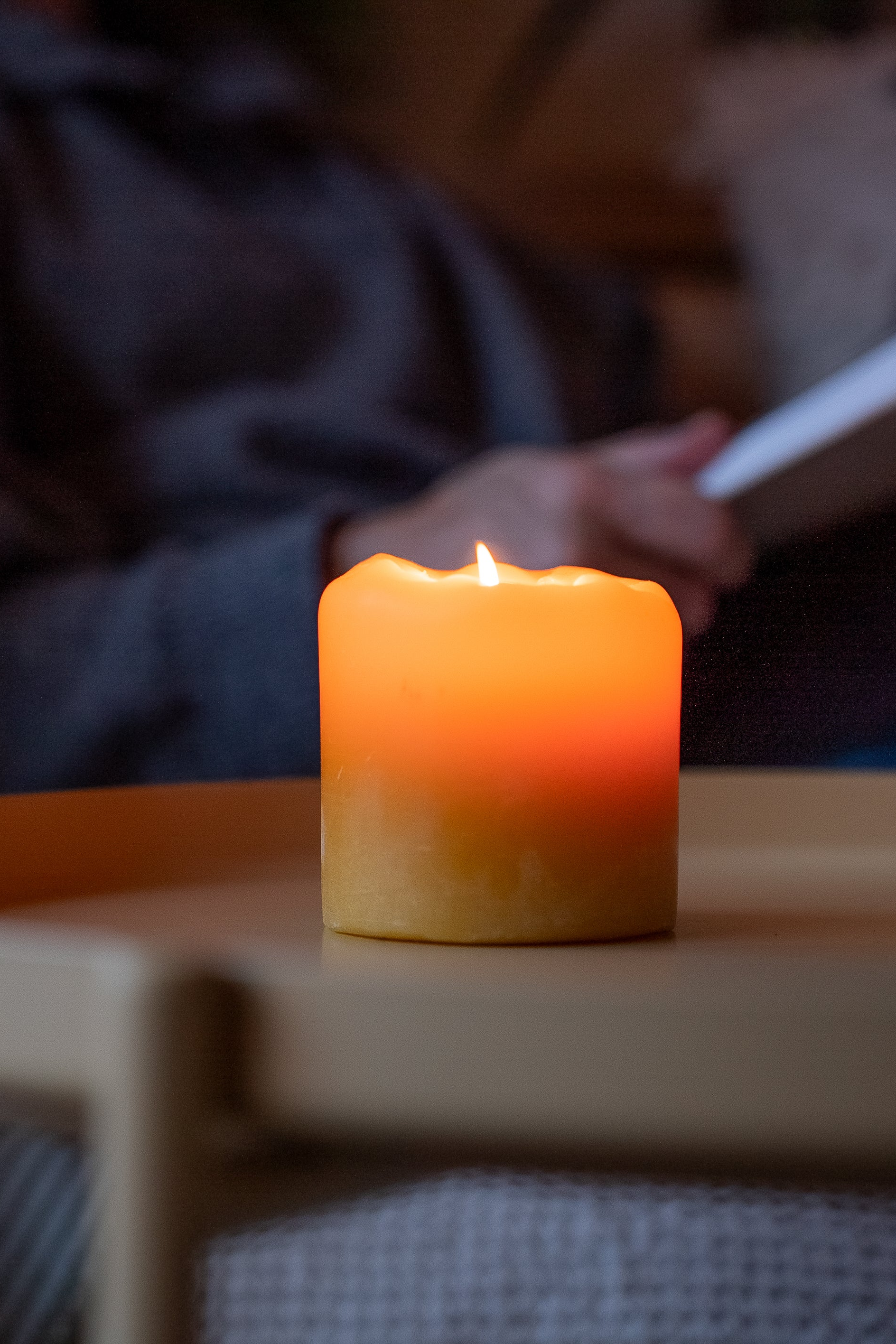 Large Round Beeswax Pillar Candle | Wholesale (max. order 10 pieces)